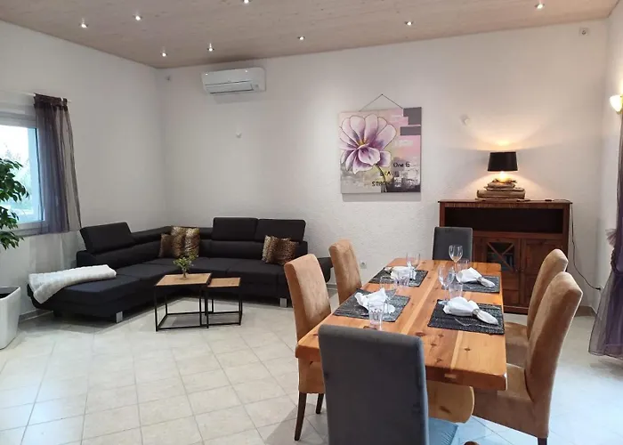 Lägenhet Traum Mit 2 Schlafzimmern Und Pool Am Meer, Kroatien, Istrien, Bis 6 Personen, Urlaub An Der Adria