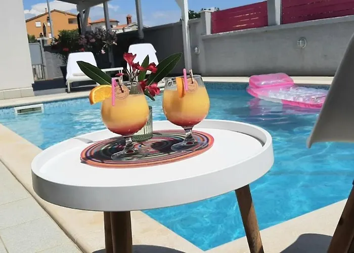 Traum Mit 2 Schlafzimmern Und Pool Am Meer, Kroatien, Istrien, Bis 6 Personen, Urlaub An Der Adria Lägenhet Ližnjan