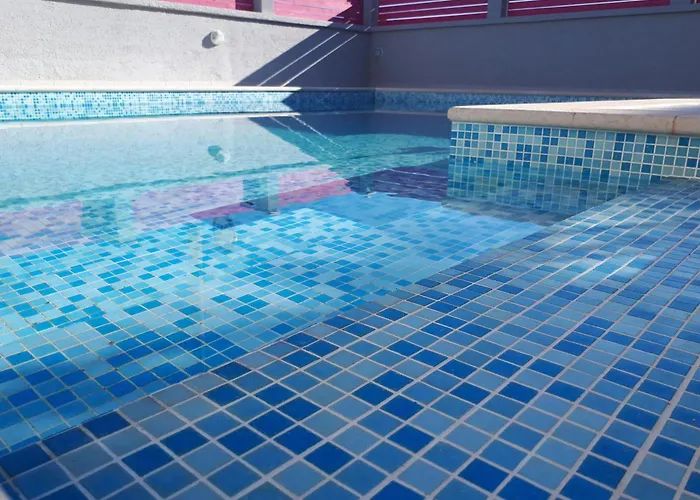 Lägenhet Traum Mit 2 Schlafzimmern Und Pool Am Meer, Kroatien, Istrien, Bis 6 Personen, Urlaub An Der Adria